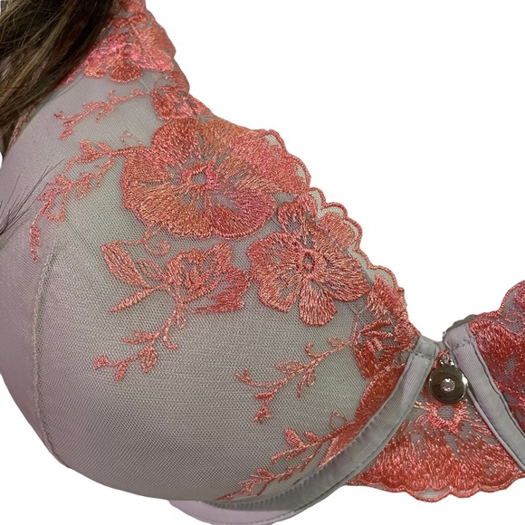 La Vie En Rose Pink Embroidered Lace Thinly Padded Bra NWOT Size 38DD - Picture 11 of 11
